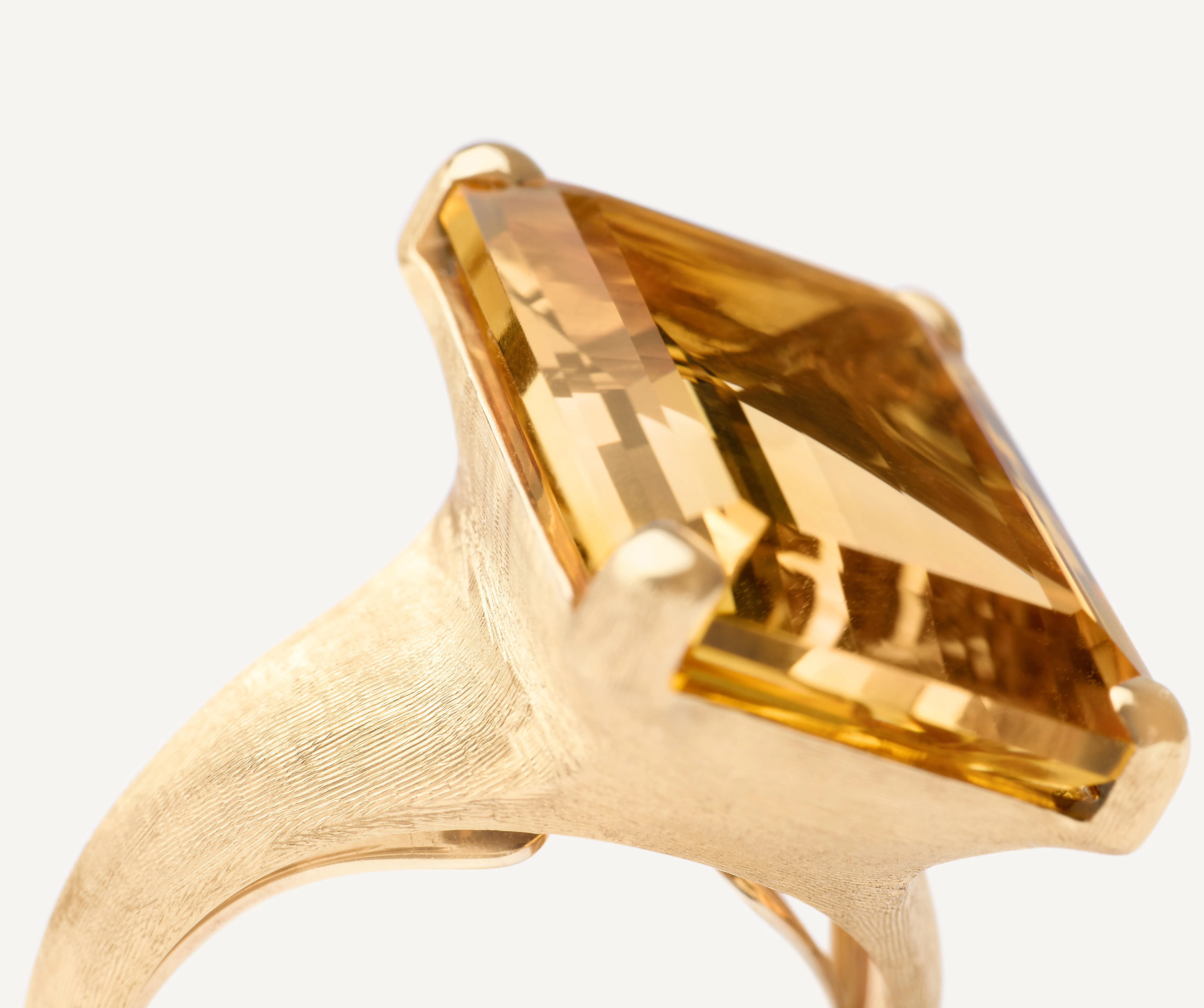 18K Yellow Gold Citrine Cocktail Ring