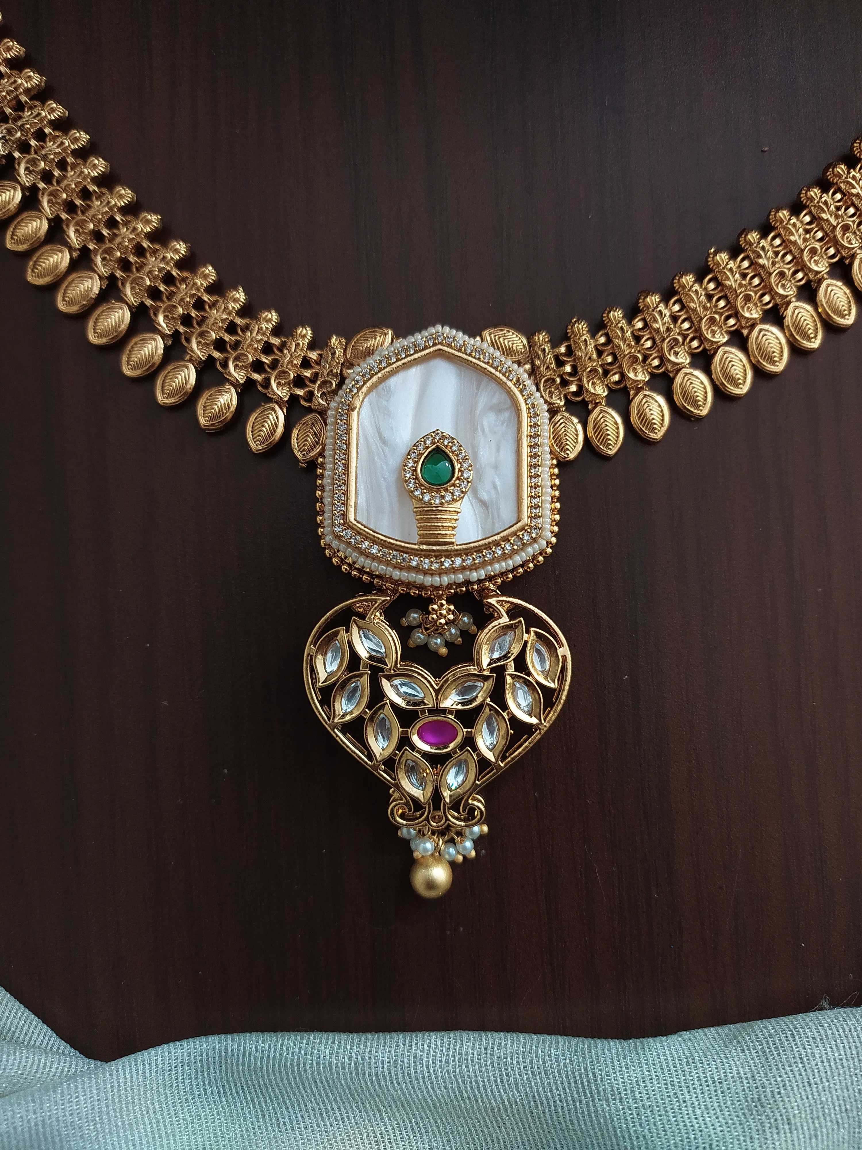 Gold-Plated Mother of Pearl Necklace Set